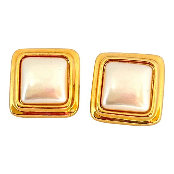 Vintage Liz Claiborne Earrings Gold Tone Simulated Pearl Pierced 6Q - Picture 1 of 2
